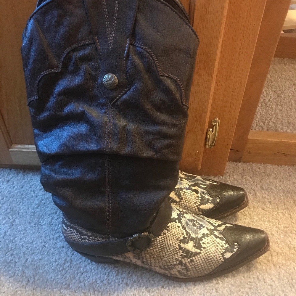 Corral boots